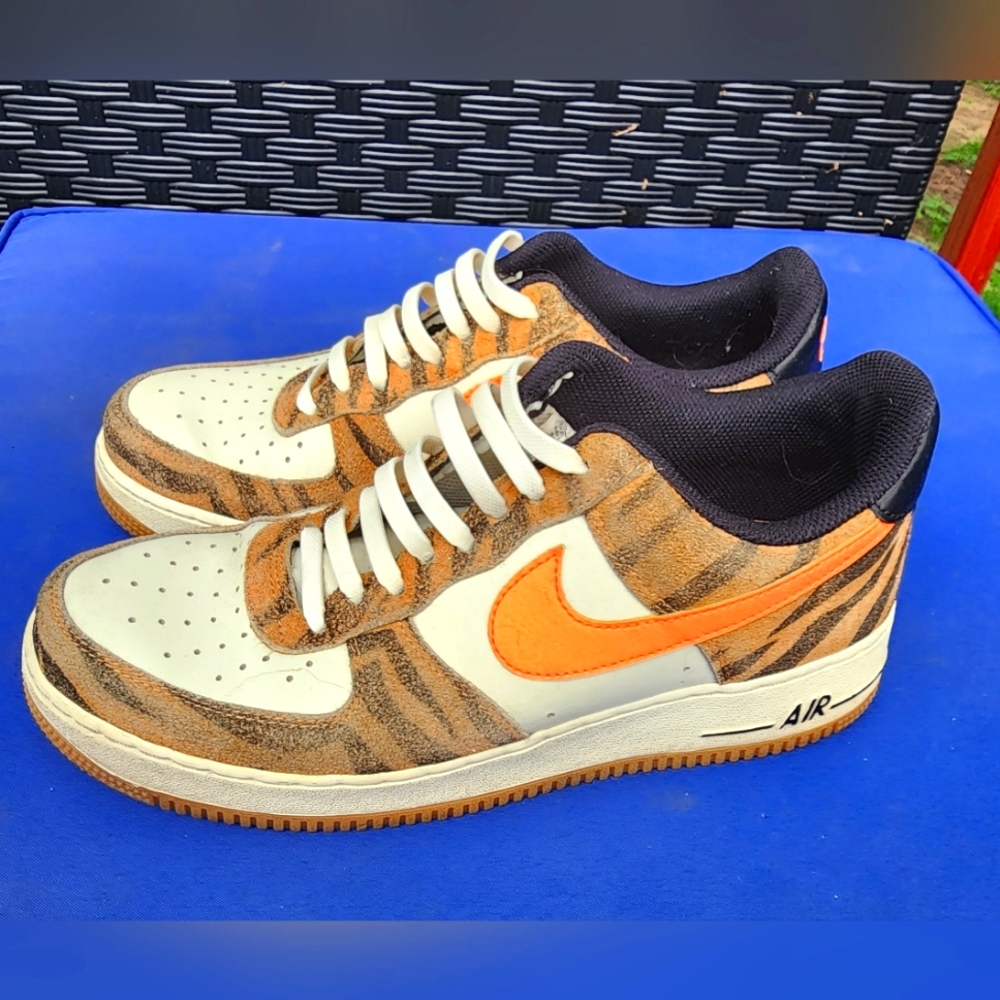 Air Force 1 Low Premium 'Daktari Stripes' Size 9.5